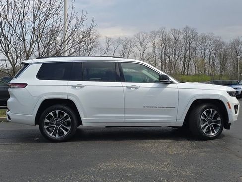 Used 2023 Jeep Grand Cherokee L Overland w/ Advanced Protech Group III image 43