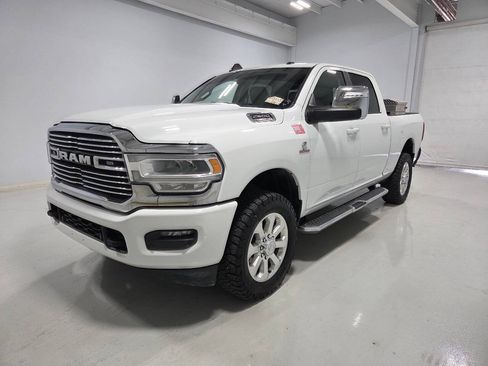 Used 2023 RAM 2500 Laramie AWD/4WD image 3