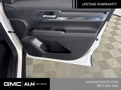 New 2026 GMC Terrain Elevation w/ LPO, Floor Liner Package image 16
