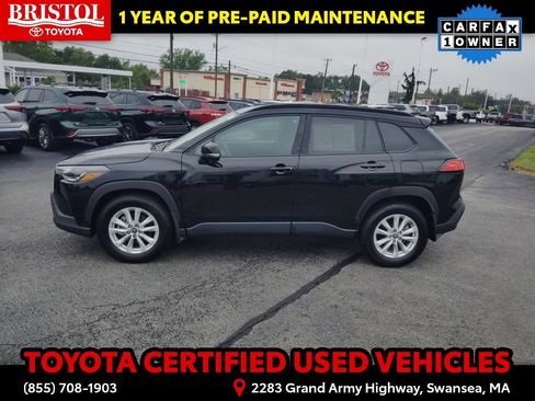 Certified 2023 Toyota Corolla Cross LE w/ Moonroof Package AWD/4WD image 5