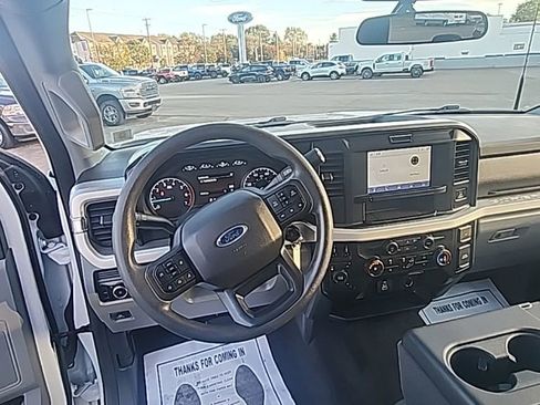 Used 2025 Ford F250 XLT image 2