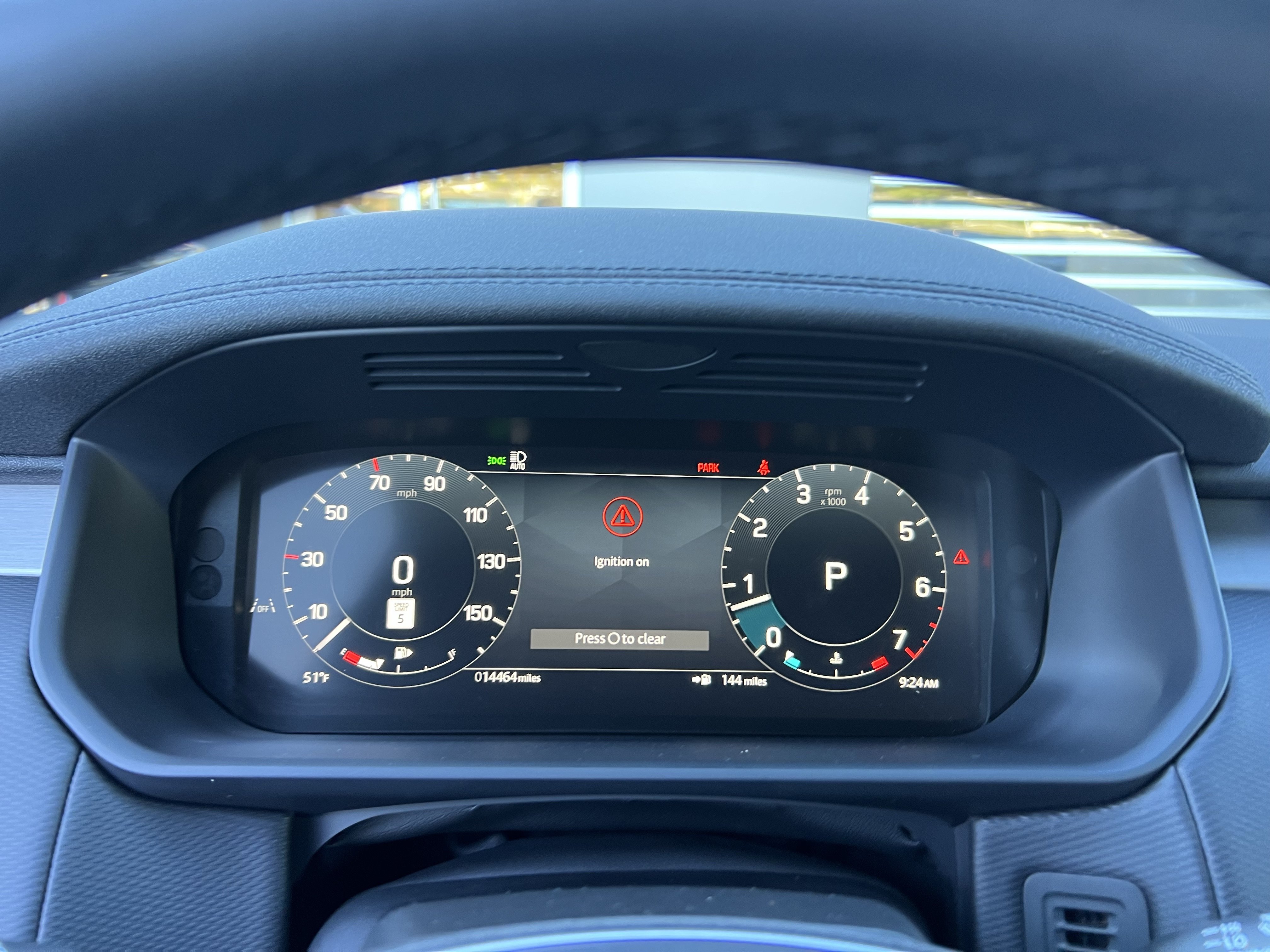 Certified 2025 Land Rover Discovery Dynamic SE AWD/4WD image 23