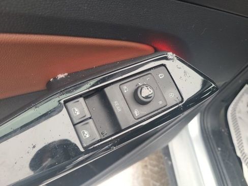 Used 2022 Volkswagen ID.4 Pro S image 18