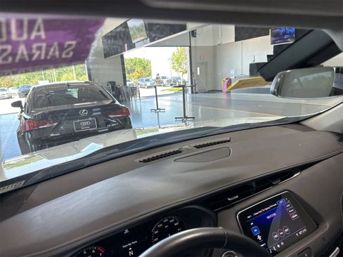 Used 2019 Cadillac XT4 Luxury FWD image 8