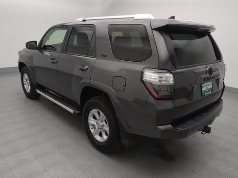 Used 2017 Toyota 4Runner SR5 AWD/4WD image 5