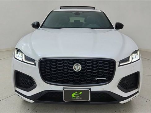 Used 2025 Jaguar F-PACE R-Dynamic S image 13