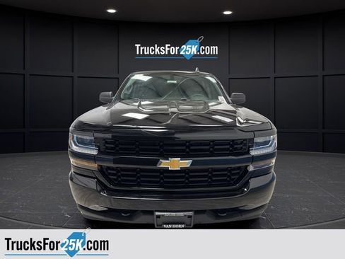 Used 2018 Chevrolet Silverado 1500 Custom w/ Custom Value Package image 10