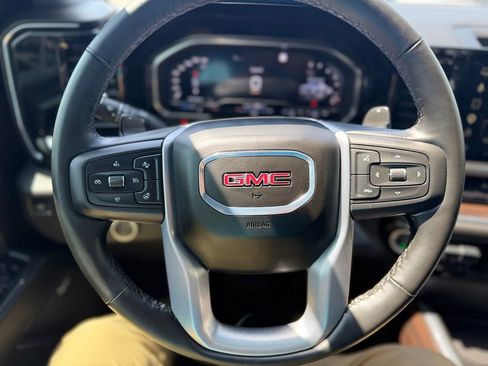 Used 2024 GMC Sierra 1500 SLT AWD/4WD image 10