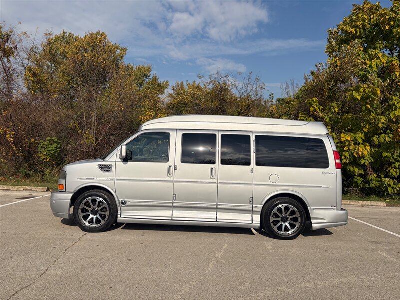 Used 2014 GMC Savana 1500 RWD image 2