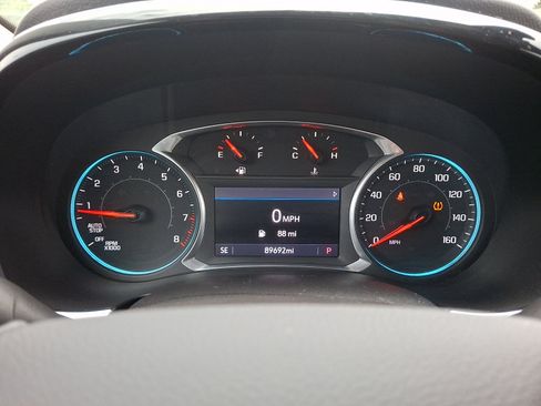 Used 2020 Chevrolet Traverse LT FWD image 20