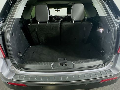 Used 2022 Ford Explorer XLT w/ Equipment Group 202A image 31