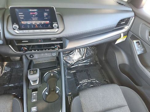 Certified 2025 Nissan Rogue SV image 16