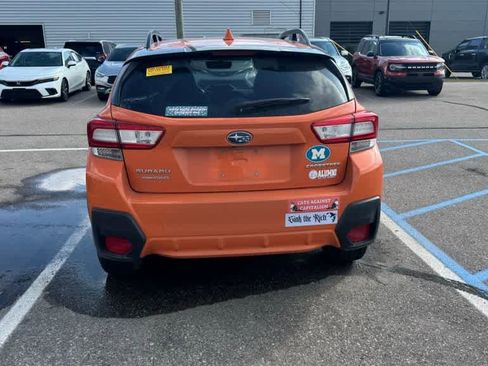 Used 2019 Subaru Crosstrek 2.0i Premium w/ Moonroof Package image 6