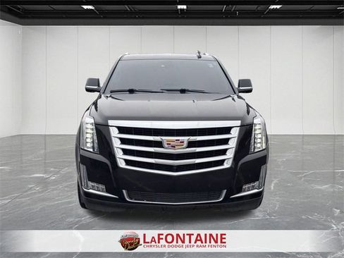Used 2020 Cadillac Escalade Luxury image 8