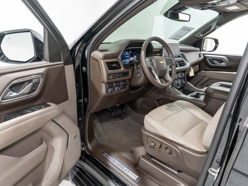 Used 2022 Chevrolet Tahoe LT w/ LT Signature Package RWD image 12