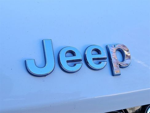 Used 2022 Jeep Grand Cherokee Limited 4xe image 38