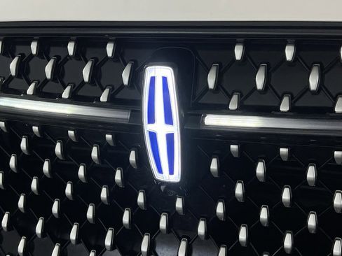 Used 2024 Lincoln Nautilus Reserve w/ Equipment Group 202A image 15