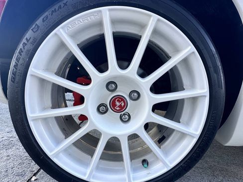 Used 2015 FIAT 500 Abarth w/ Beats Audio Package FWD image 23