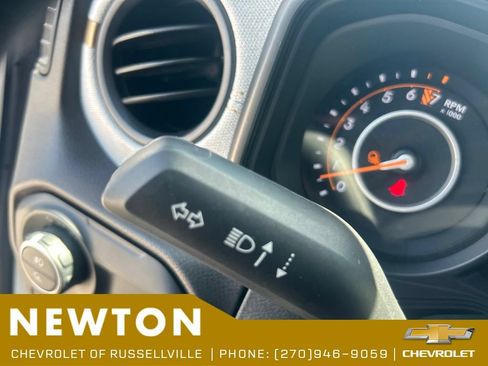 Used 2025 Jeep Gladiator Sport AWD/4WD image 15