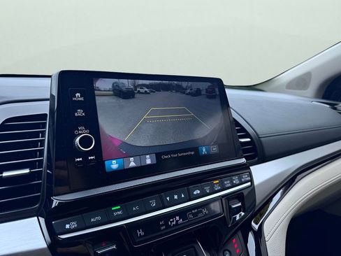 Certified 2025 Honda Odyssey Touring image 28
