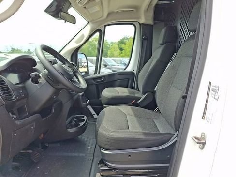 Used 2025 RAM ProMaster 2500 w/ U-Haul Equipment Group FWD image 18