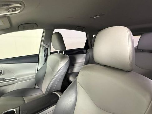 Used 2015 Toyota Prius V Four FWD image 5