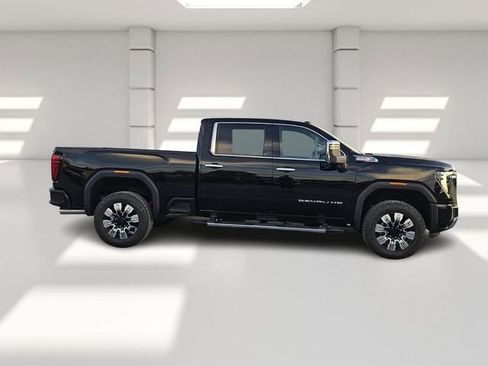 Used 2026 GMC Sierra 2500 Denali w/ Technology Package AWD/4WD image 6