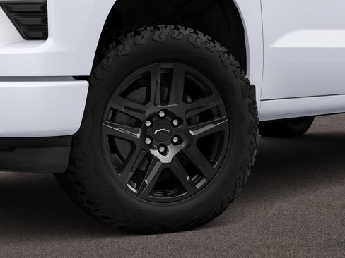 New 2026 Chevrolet Silverado 1500 Custom RWD image 4