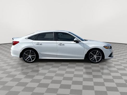 Used 2023 Honda Civic Touring image 9