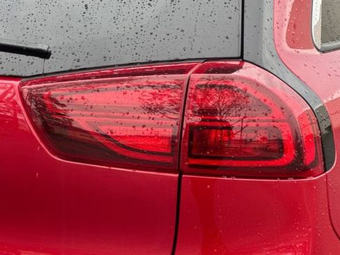 Used 2022 Kia Niro EX Premium image 48