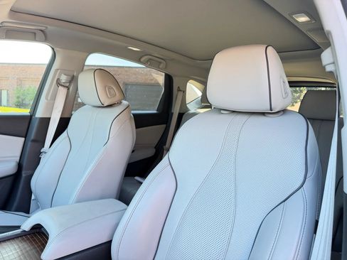 Used 2019 Acura RDX w/ Advance Package AWD/4WD image 3