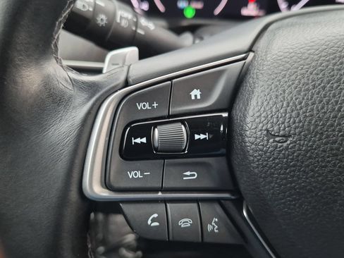 Used 2018 Honda Accord Touring image 15