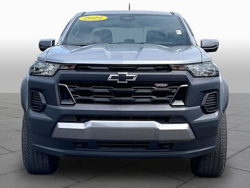 Used 2025 Chevrolet Colorado Trail Boss AWD/4WD image 4