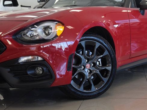Used 2020 FIAT 124 Spider Abarth w/ Convenience Group RWD image 18