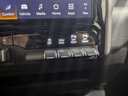 Used 2024 RAM 2500 Big Horn w/ Night Edition image 23