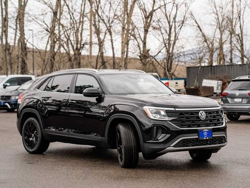 New 2026 Volkswagen Atlas Cross Sport SE image 13