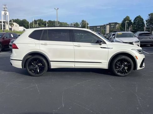 Used 2023 Volkswagen Tiguan SE R-Line FWD image 8