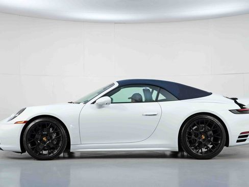 Used 2022 Porsche 911 Carrera image 9