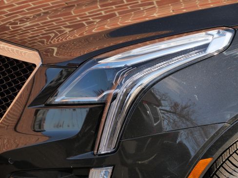 Used 2022 Cadillac XT5 Sportv w/ LPO, Floor Liner Package image 5