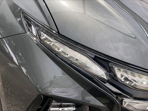 Certified 2025 Hyundai Tucson Limited AWD/4WD image 27