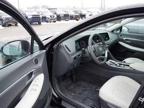 Used 2023 Hyundai Sonata Blue image 16