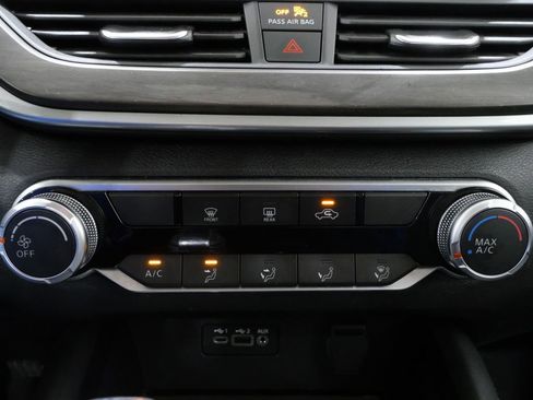 Used 2023 Nissan Altima 2.5 SV image 19