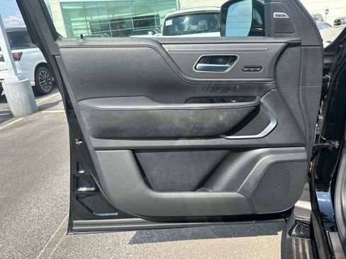 Used 2025 INFINITI QX80 Luxe w/ Cargo Package AWD/4WD image 10