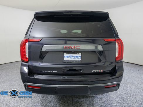 Used 2023 GMC Yukon XL AT4 w/ AT4 Premium Package AWD/4WD image 6