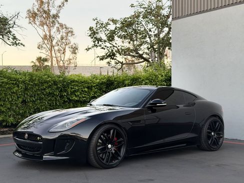 Used 2016 Jaguar F-TYPE R image 3