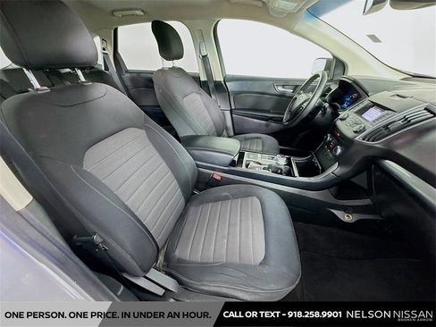 Used 2019 Ford Edge SE image 26