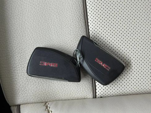 Used 2021 GMC Yukon Denali RWD image 48