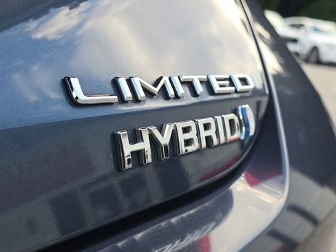 Used 2019 Toyota Avalon Limited w/ All Weather Liner Package FWD image 9