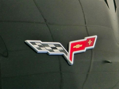 Used 2006 Chevrolet Corvette Coupe w/ Preferred Equipment Group RWD image 9