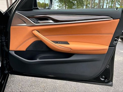 Certified 2023 BMW 530i 530i w/ Convenience Package image 21